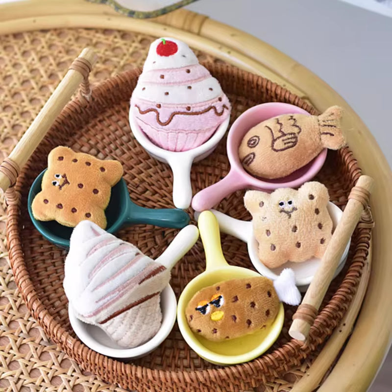 Handsewn Cute Cartoon, Small Cat Mint Cat Treat Toy, Numerous Designs Available (MPK-A8595)